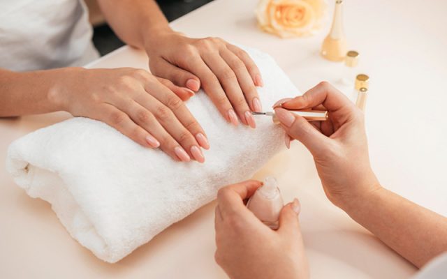 Cách dưỡng móng tay nhanh dài